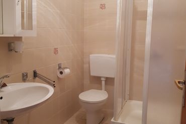 Apartment B2, bathroom